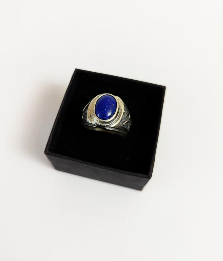 Zilveren herenring met met natuurlijke lapis lazuli, Handtassen en Accessoires, Ringen, Nieuw, Heer, 20 of groter, Zilver, Zilver