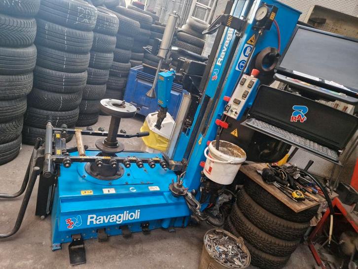 Ravaglioli vol automatisch (de)monteer-machien., Auto diversen, Autogereedschap, Gebruikt, Ophalen