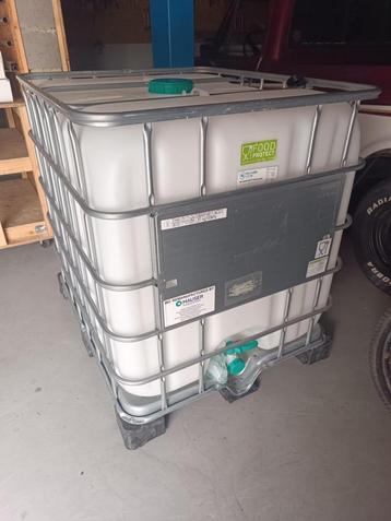 Cuve a eau 1000litres beschikbaar voor biedingen