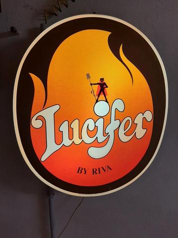 Zeldzaam, groot LUCIFER-lichtbord, neon, nieuwstaat beschikbaar voor biedingen