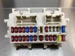 BOITIER FUSIBLES Nissan Navara (D40) (|2413EA00A|), Utilisé, Nissan