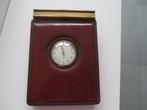DELVAUX Rare horloge+carnet bordeau siglé, Envoi