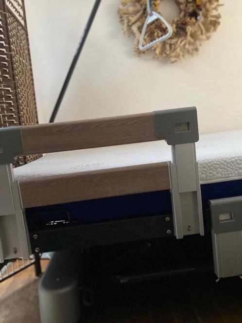 Ziekenhuisbed met matras z.g.a., Huis en Inrichting, Slaapkamer | Matrassen en Bedbodems, Zo goed als nieuw, Bedbodem, 100 cm
