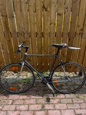 Koersfiets  beschikbaar voor biedingen