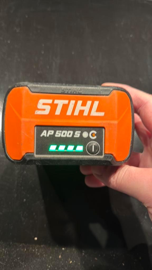 Stihl. AP 500 S accu, Doe-het-zelf en Bouw, Gereedschap | Machine-onderdelen en Toebehoren, Zo goed als nieuw, Ophalen of Verzenden