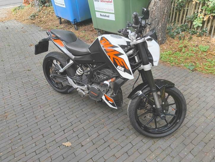 KTM Duke 125 2013 ABS GEREVISEERD, Motoren, Motoren | KTM, Particulier, Naked bike, 11 kW of minder, 1 cilinder, Minimaal motorrijbewijs A1