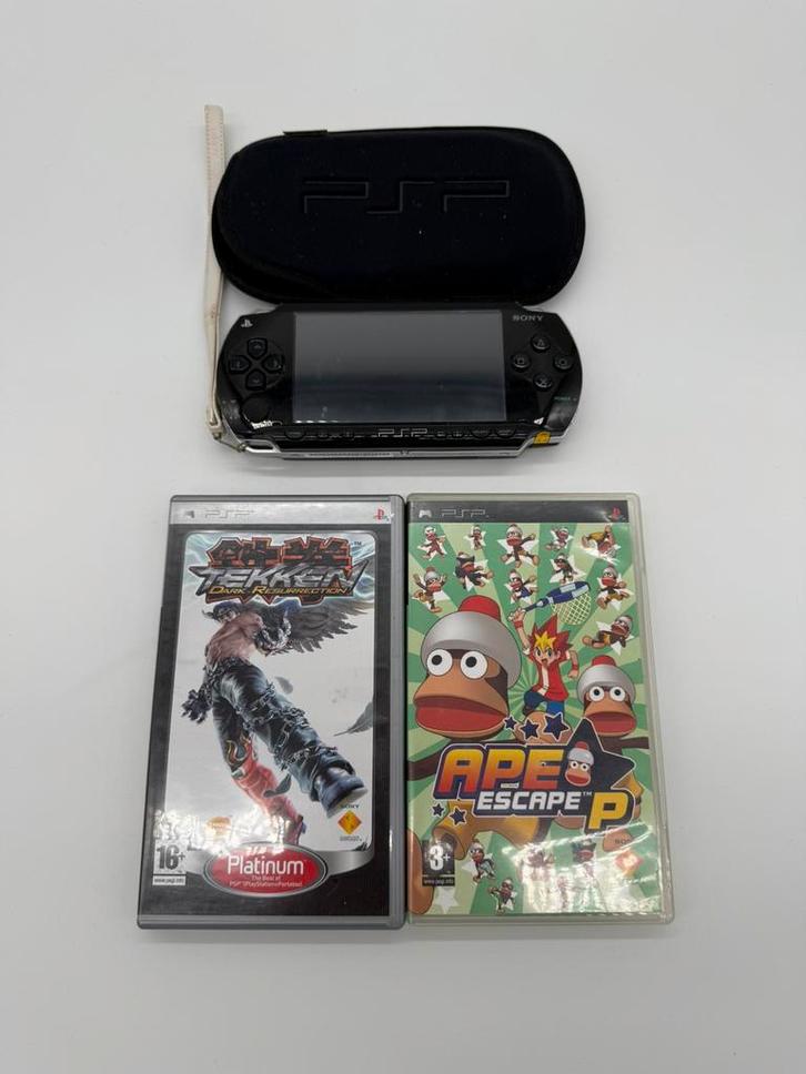 Sony PlayStation Portable PSP 1004 Fat + 2 Games, Games en Spelcomputers, Spelcomputers | Sony PSP, Gebruikt, PSP, Zwart, Met games