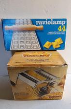 2 machines à pâtes et raviolis vintage « Fatto in Casa », Maison & Meubles, Enlèvement ou Envoi, Utilisé