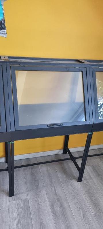 Display kast, wand kast, vitrine kast beschikbaar voor biedingen