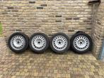 originele velgen Volkswagen Caddy + wieldoppen., Ophalen, Banden en Velgen, 17 inch, All Season