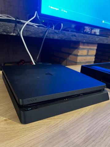 PS4 met TV - Zwart - 1TB, Met games, Ophalen of Verzenden, Zo goed als nieuw, 1 TB