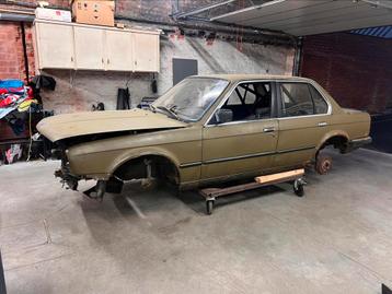 Bmw e30 kas beschikbaar voor biedingen
