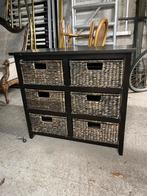 Set 2x houten kast met rieten mandjes, Ophalen, 5 laden of meer, 50 tot 100 cm, Zo goed als nieuw