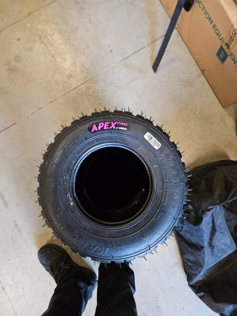 Apex Vega roos regenbanden, Ophalen