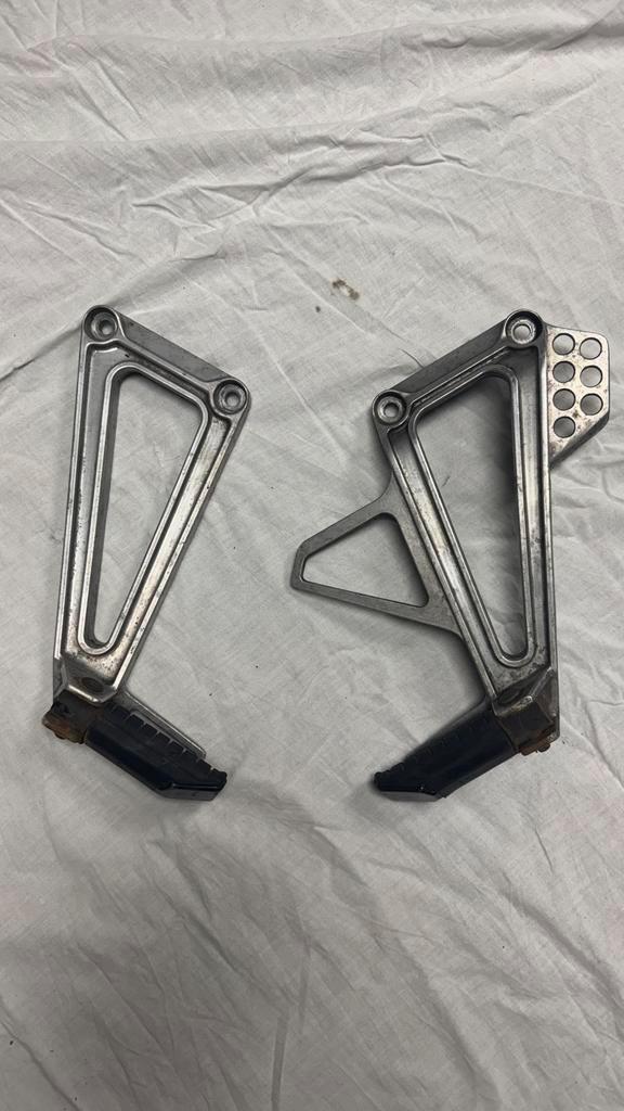 Honda dominator nx650 duo voetsteun set, Motoren, Onderdelen | Honda, Ophalen of Verzenden