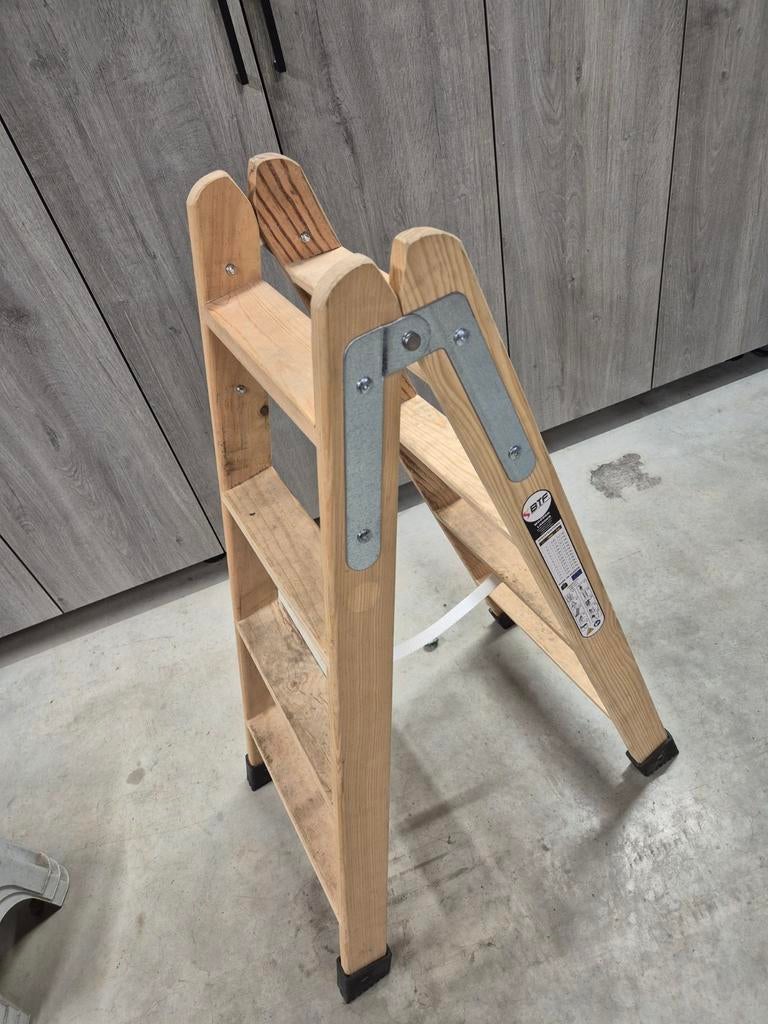 Stevige houten ladder, Doe-het-zelf en Bouw, Ladders en Trappen, Ophalen, Ladder