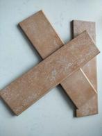 45 Plinthes en céramique, Bricolage & Construction, Neuf, Moins de 100 cm, Enlèvement, Plinthes