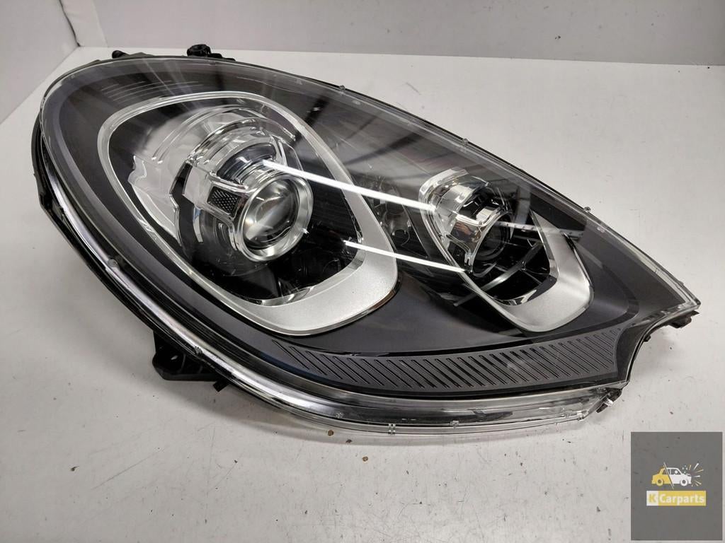 95B.941.032.CQ, Porsche Macan Xenon Torsionlamp rechts, Gebruikt, Porscheplatz 1
70435  Stuttgart, DE, Porsche, Info@porsche.de