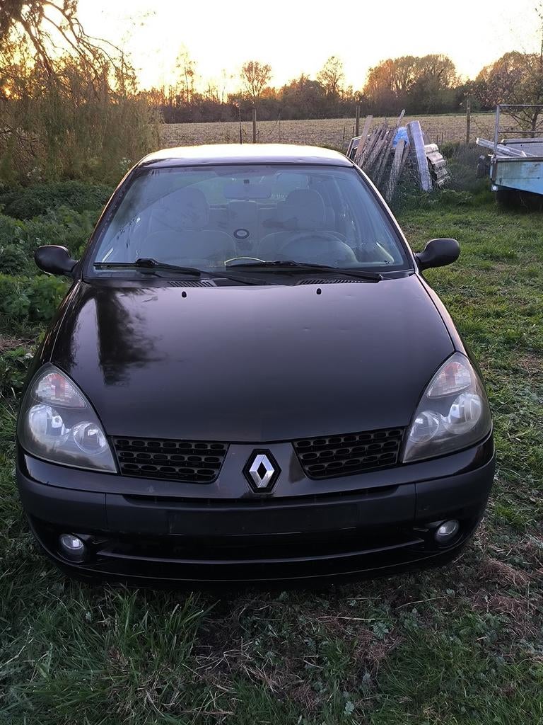 Renaux clio 2002 essence 1.2 16v, Autos, Particulier, Essence, Achat, Clio