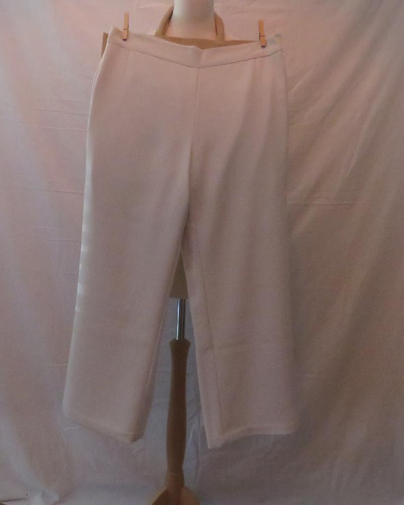 Tailles des pantalons Essentiel voir description, Enlèvement ou Envoi