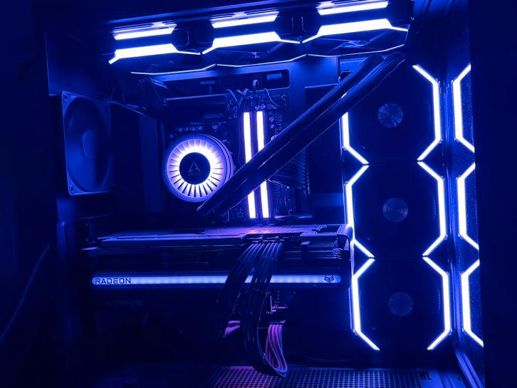 Gaming pc, Informatique & Logiciels, Ordinateurs de bureau, Comme neuf, 4 Ghz ou plus, SSD, 32 GB, Avec carte vidéo, Gaming, Enlèvement