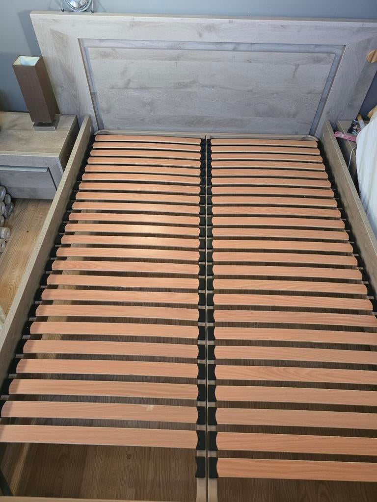 Lit complet avec tête de lit + sommier – style bois clair, Enlèvement, Sommier