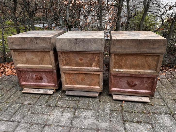 Te koop: nog 2x SIMPLEX BIJENKAST UIT KUNSTSTOF 11ramen, Dieren en Toebehoren, Overige Dieren, Meerdere dieren, April