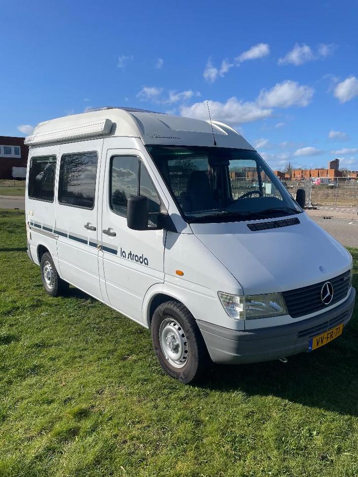 Unique Mercedes La Strada en parfait état d'origine., Caravanes & Camping, Camping-cars, Particulier, jusqu'à 2, Modèle Bus ou Fourgon aménagé