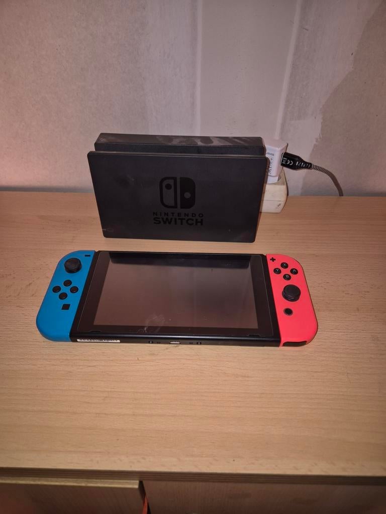 nintendo switch  1 très bien si ça vous intéresse m'envoyer, Consoles de jeu & Jeux vidéo, Jeux | Nintendo Switch