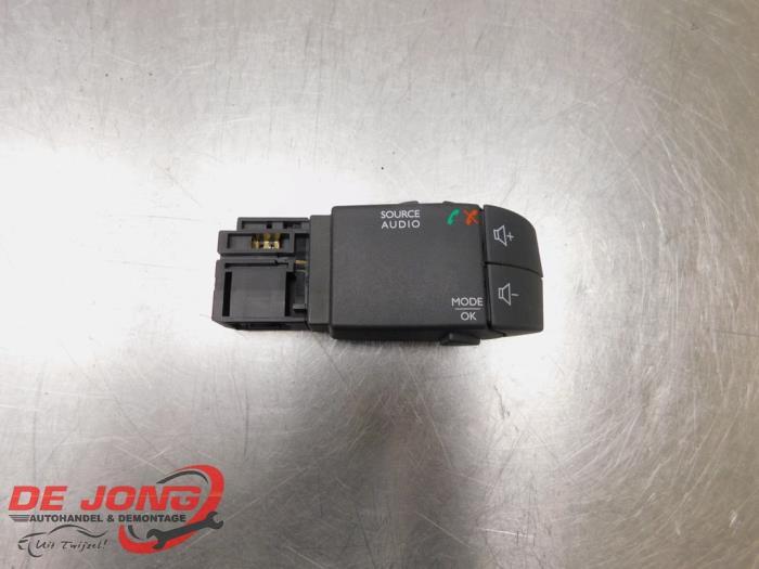 Radiobediening Stuur van een Renault Clio, Auto-onderdelen, Besturing, Renault, Gebruikt, 3 maanden garantie, Ophalen of Verzenden