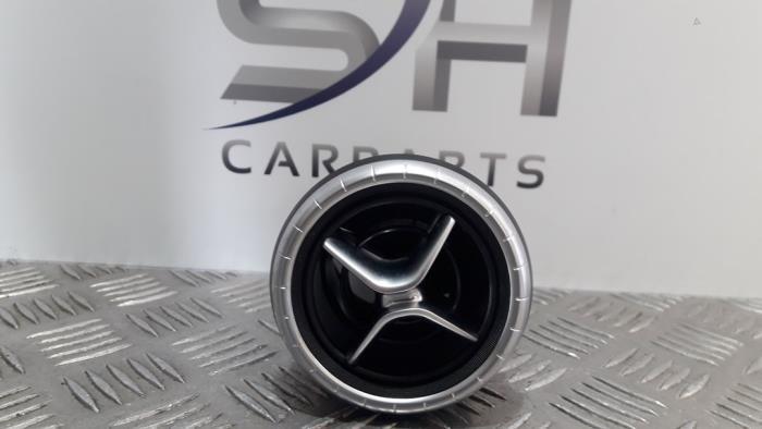 Grille aération tableau de bord d'un Mercedes CLA, Autos : Pièces & Accessoires, Tableau de bord & Interrupteurs, Mercedes-Benz