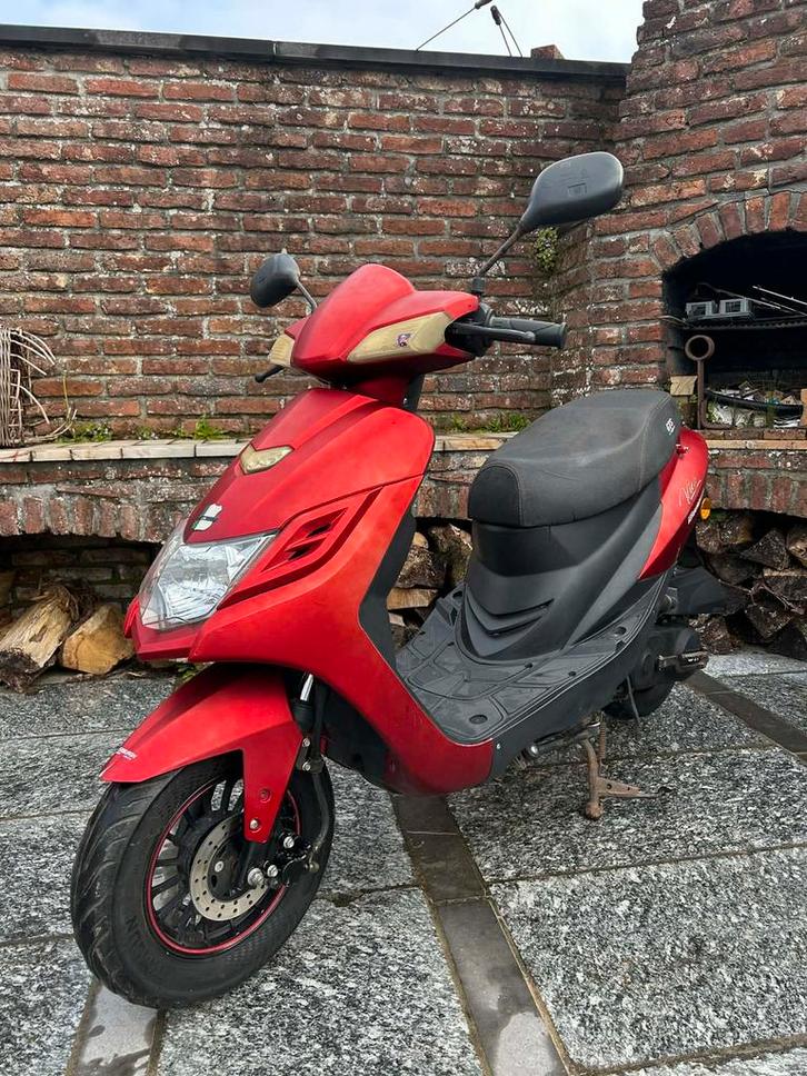 Scotter gts classe a, Vélos & Vélomoteurs, Vélomoteurs & Scooters bridés