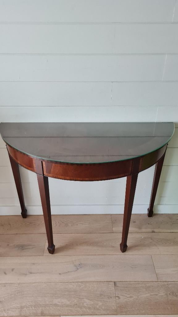 Antieke tafeltjes, Ophalen