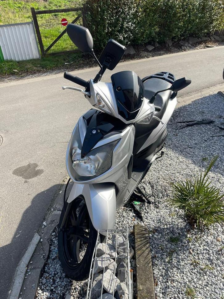 Sym symphony 125cc, Vélos & Vélomoteurs, Scooters | SYM, Comme neuf, Autres modèles, Essence, Enlèvement