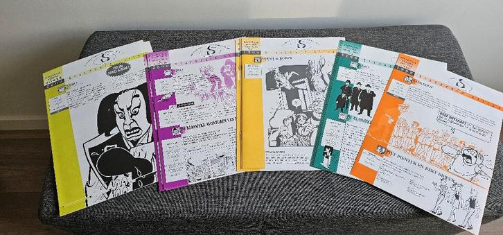 Standaard uitgeverij kwartaal folders, Livres, BD, Neuf, Enlèvement ou Envoi