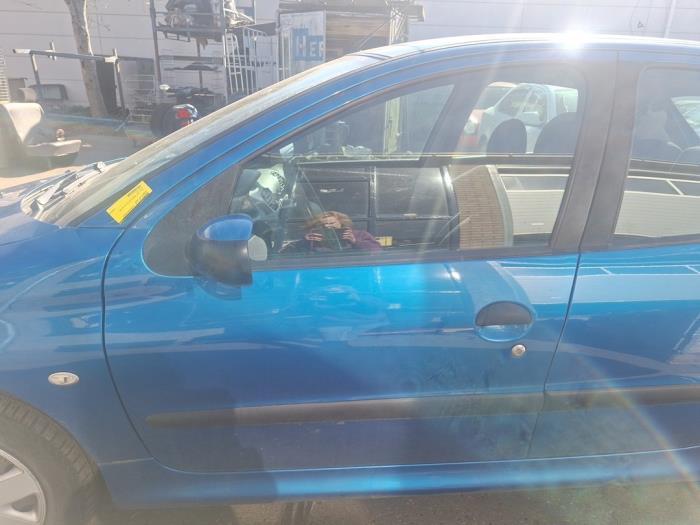 Portier 4Deurs links-voor van een Peugeot 206 (KMF), Auto-onderdelen, Carrosserie, Deur, Peugeot, Gebruikt, 3 maanden garantie