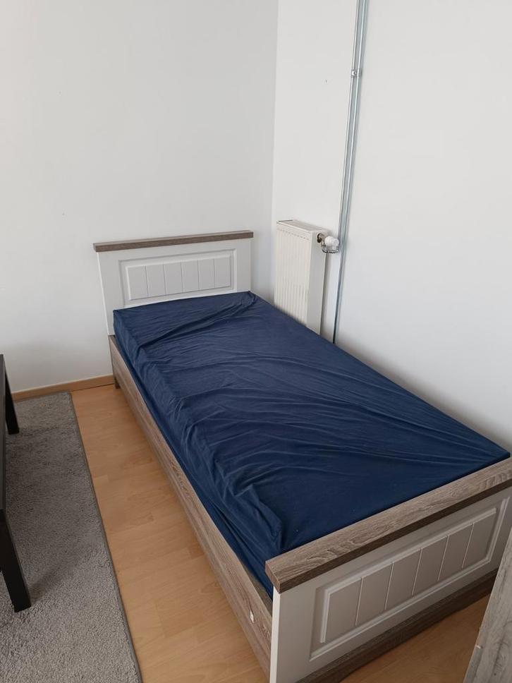 Lit simple avec sommier et matelas, Maison & Meubles, Chambre à coucher | Lits, Enlèvement