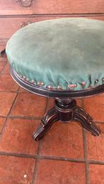 Tabouret de piano, Enlèvement