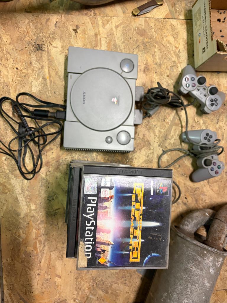Console ps1 + 34 jeux, Consoles de jeu & Jeux vidéo, Consoles de jeu | Sony PlayStation 1, Enlèvement