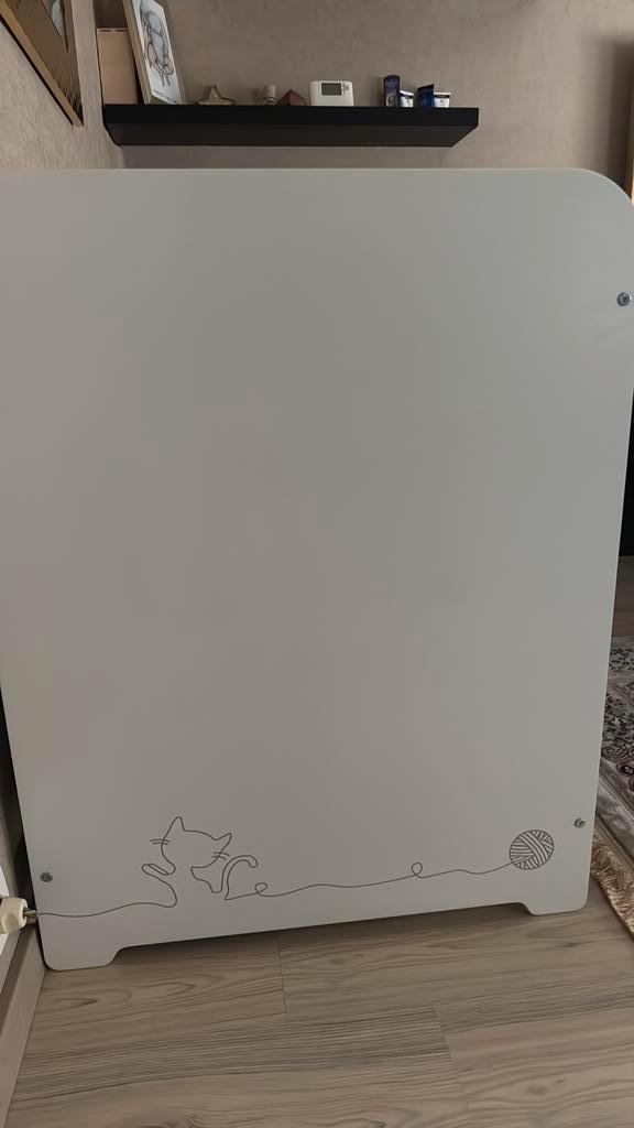 Te koop: babybedje met kast en complete set – €350, Kinderen en Baby's, Kinderkamer | Bedden, Zo goed als nieuw, Matras, Ophalen