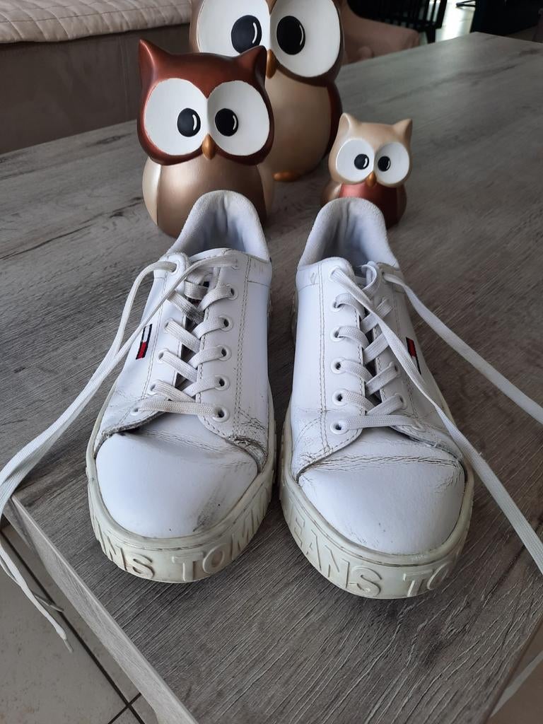 Sneakers Tommy Hilfiger taille 38, Vêtements | Femmes, Chaussures, Enlèvement ou Envoi, Sneakers et Baskets