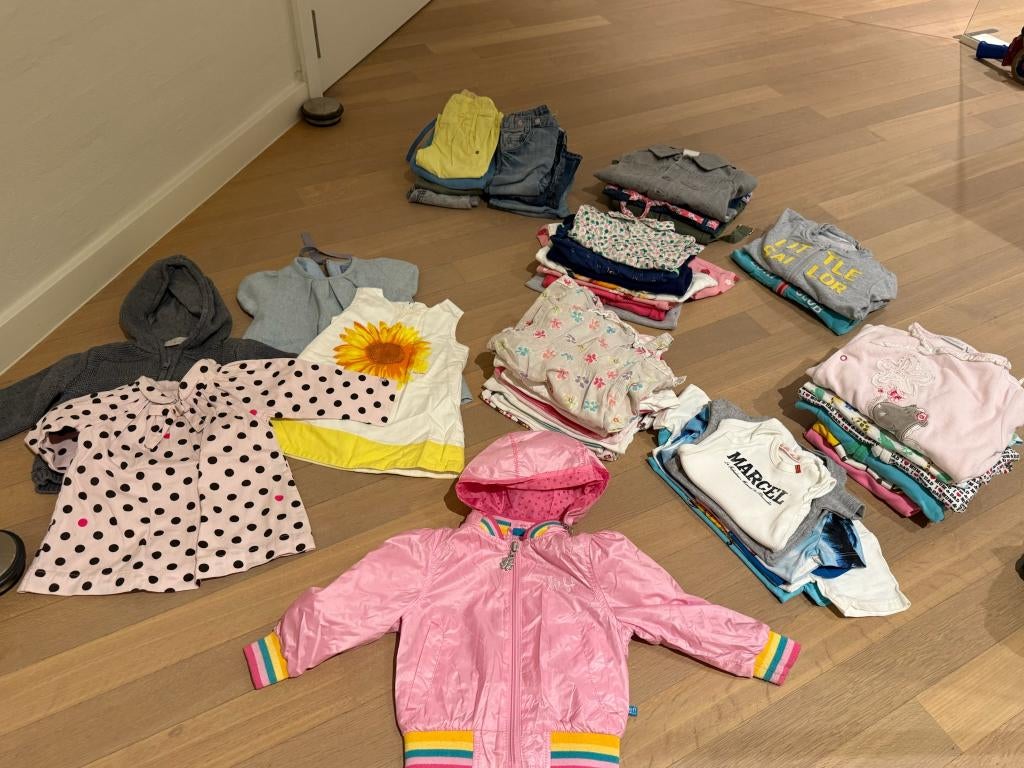 Doos met kinderkledij maat 0,5j - 1,5j met o.a merkkleding, Ophalen, Zo goed als nieuw, Maat 68