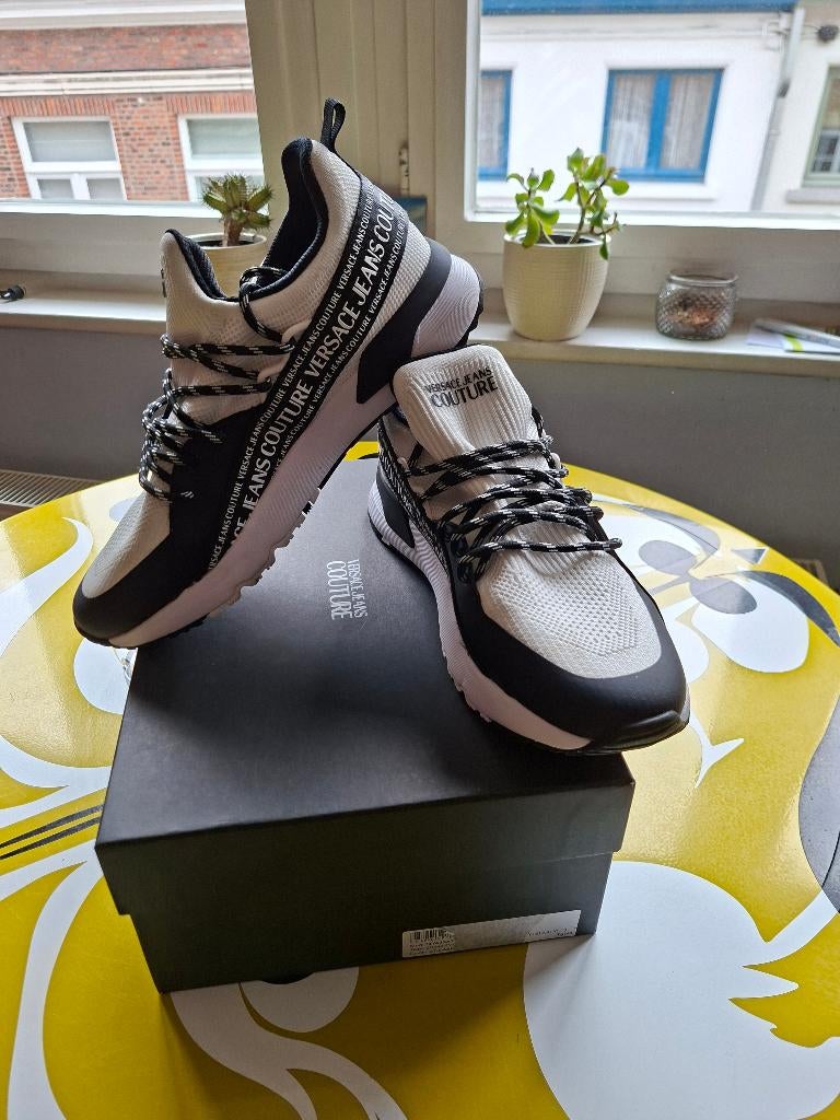Sneakers versace maat 43, Wit, Ophalen of Verzenden, Zo goed als nieuw, Sneakers