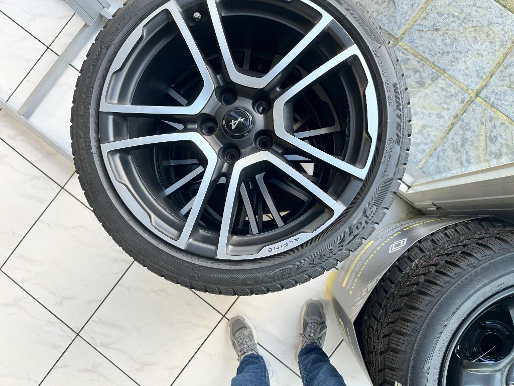 Alpine A110, Neuf, Pneus hiver, 18 pouces, Enlèvement