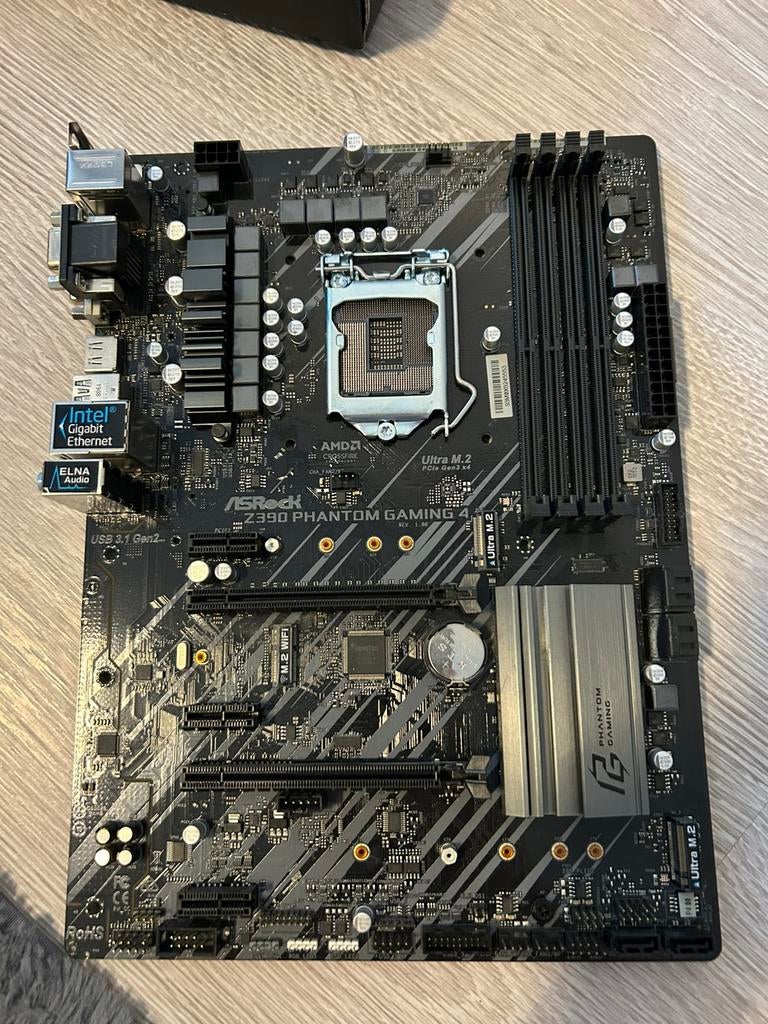 ASRock Z390 Phantom Gaming 4 Moederbord - LGA1151, Computers en Software, Moederborden, Ophalen, Zo goed als nieuw, Intel, DDR4