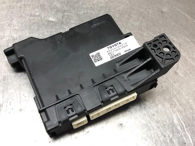 ORDINATEUR DIVERS C Toyota Auris (E18) (|8865002D70|), Utilisé, Toyota