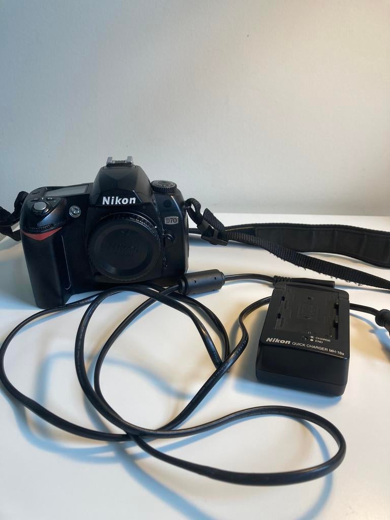 Appareil photo Nikon D70 avec batterie et chargeur d'origine, Enlèvement ou Envoi, Comme neuf, Reflex miroir, Nikon