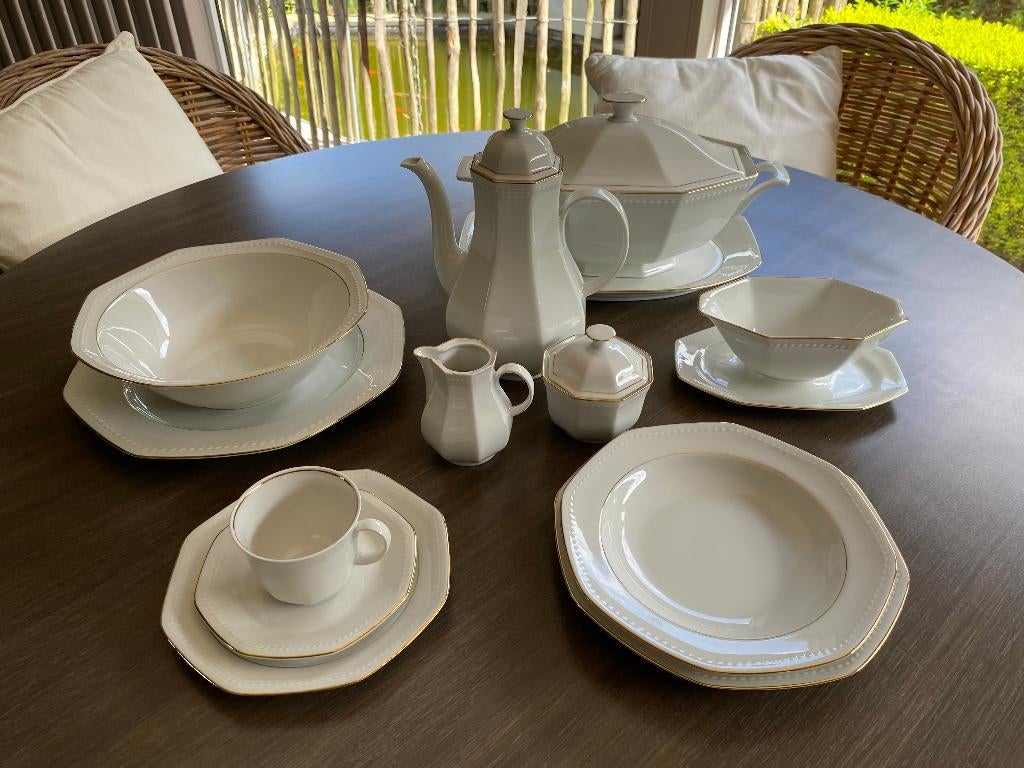 COMPLEET EETSERVIES TE KOOP, Ophalen