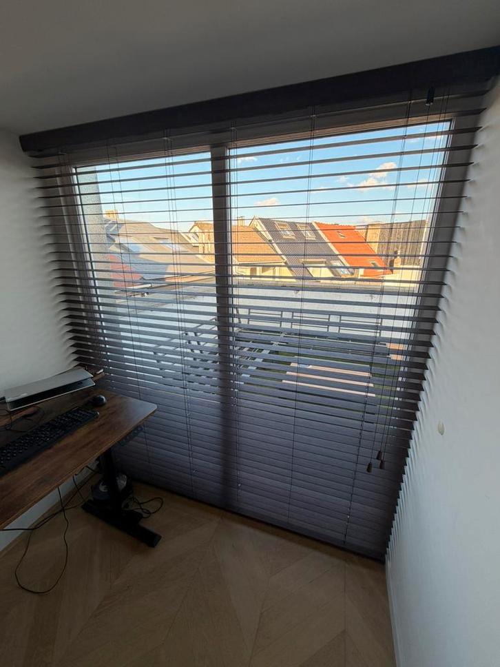 Jaloezie aarde bruin 50mm (NIEUW), Maison & Meubles, Ameublement | Rideaux & Stores à lamelles, Neuf, 200 cm ou plus, 150 à 200 cm