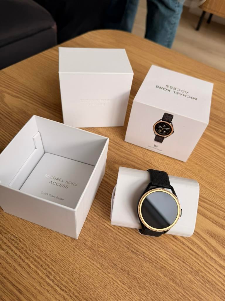 Michael Kors MK GO Gen 5E Display smartwatch MKT5118, Handtassen en Accessoires, Ophalen, Polshorloge, Nieuw, Kunststof